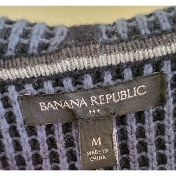 NEW! Banana Republic Men's Hooded Sweater - Picture 4 of 6
